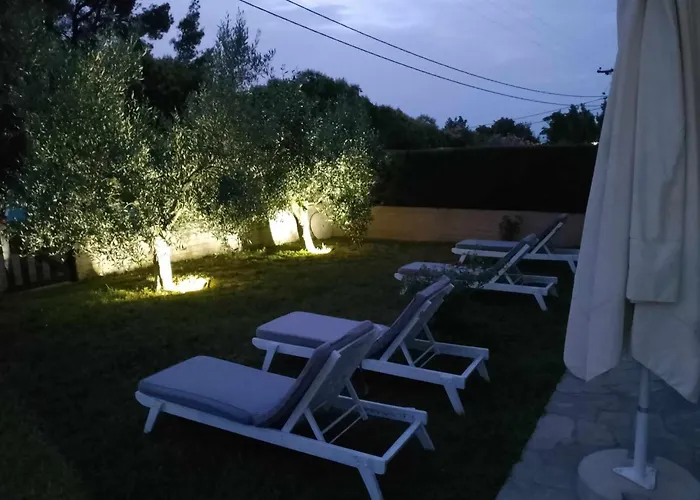 Alexandra\'S Garden